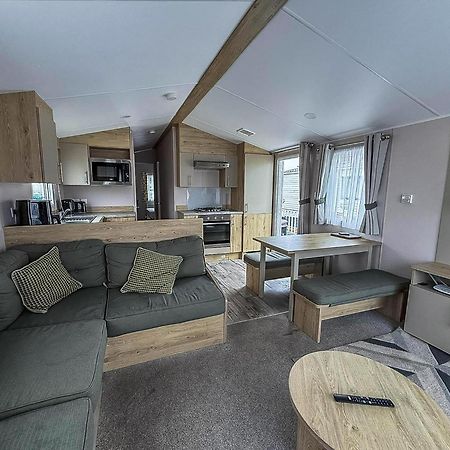 Modern 6 Berth Caravan With Wifi At St Osyth Beach In Essex Ref 28008Pm Clacton-on-Sea Exterior foto