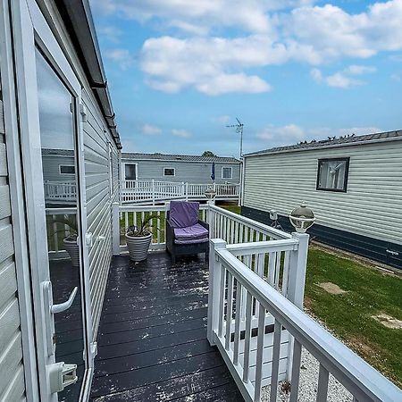 Modern 6 Berth Caravan With Wifi At St Osyth Beach In Essex Ref 28008Pm Clacton-on-Sea Exterior foto