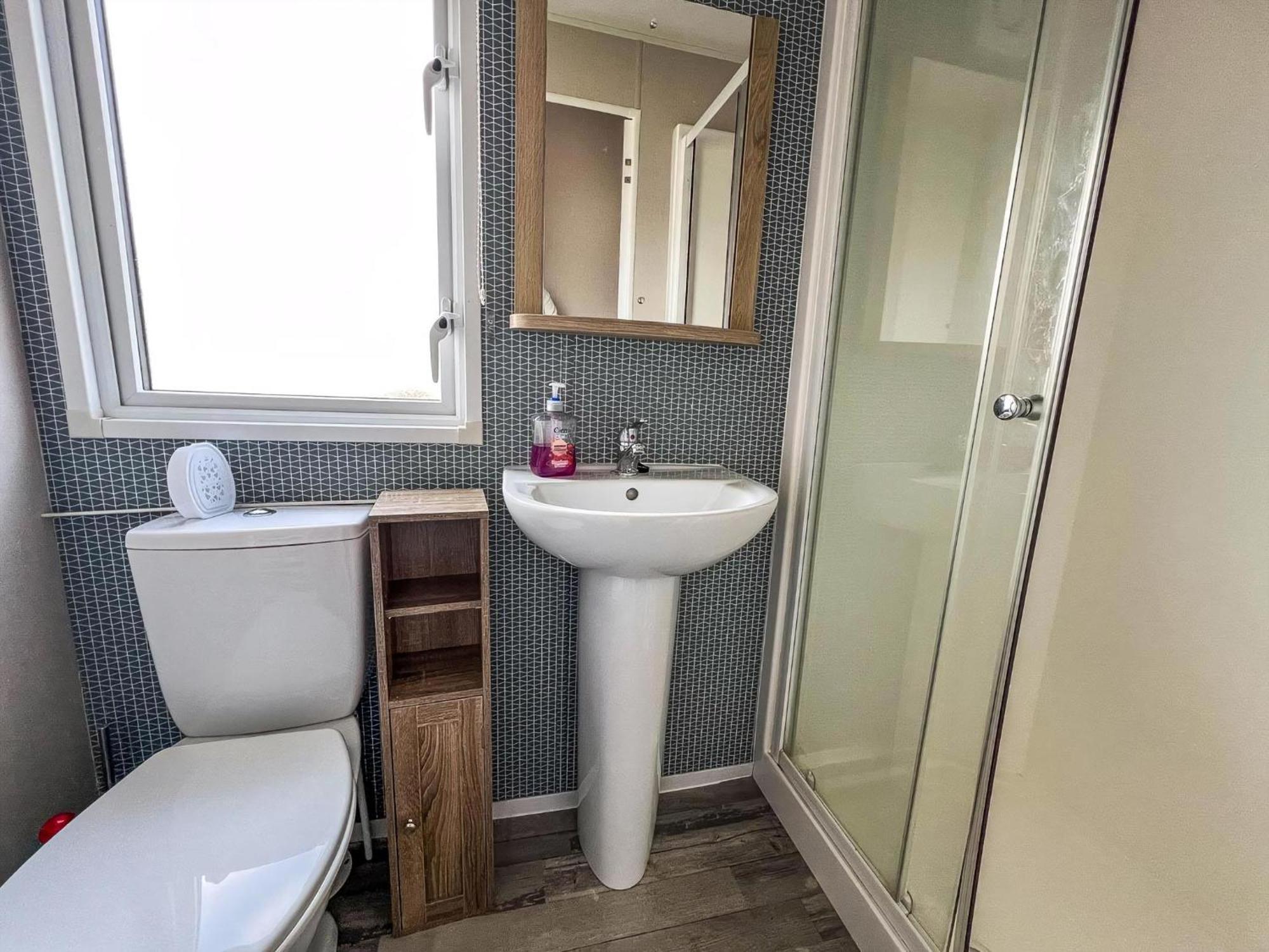Modern 6 Berth Caravan With Wifi At St Osyth Beach In Essex Ref 28008Pm Clacton-on-Sea Exterior foto