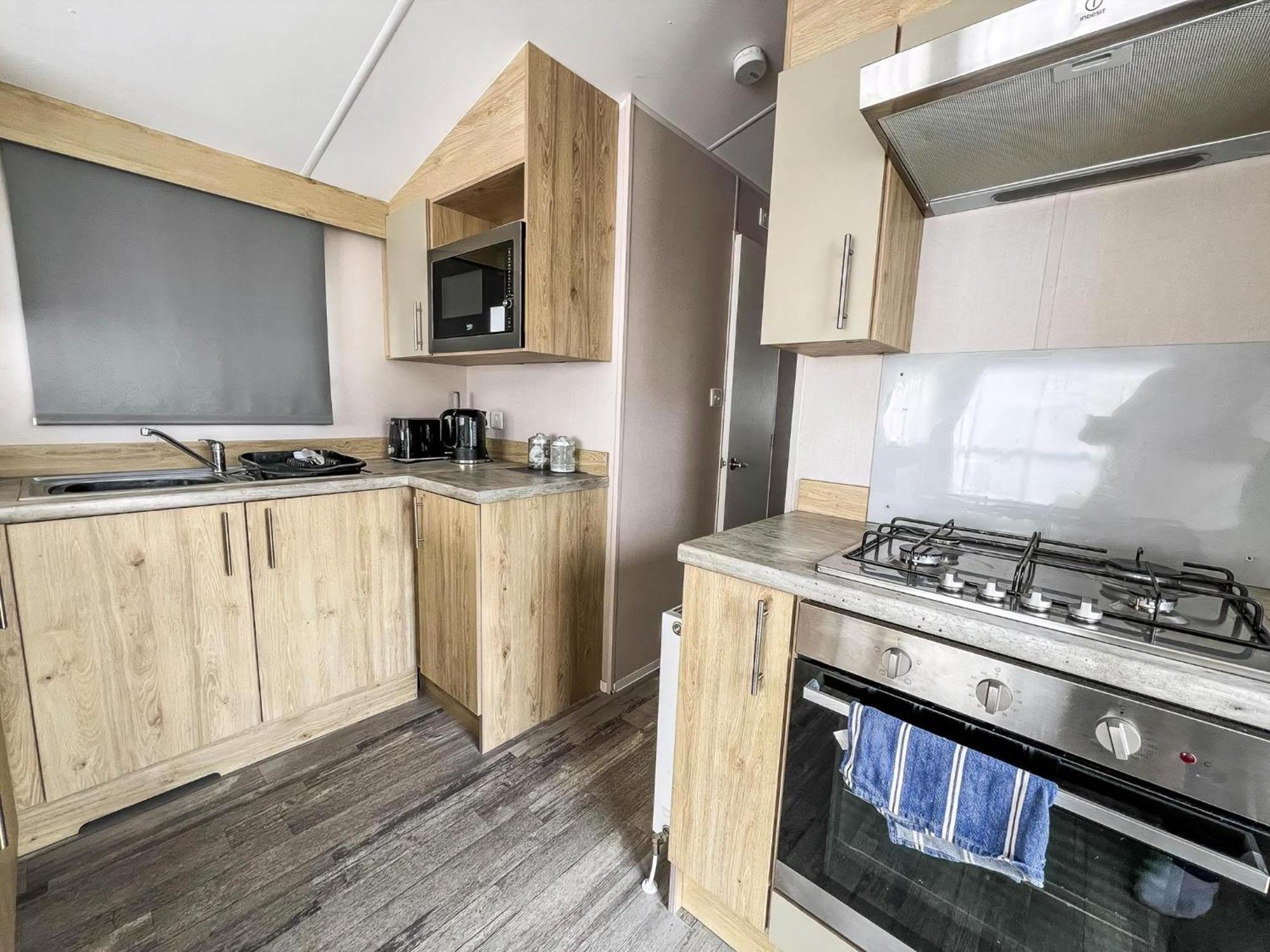 Modern 6 Berth Caravan With Wifi At St Osyth Beach In Essex Ref 28008Pm Clacton-on-Sea Exterior foto