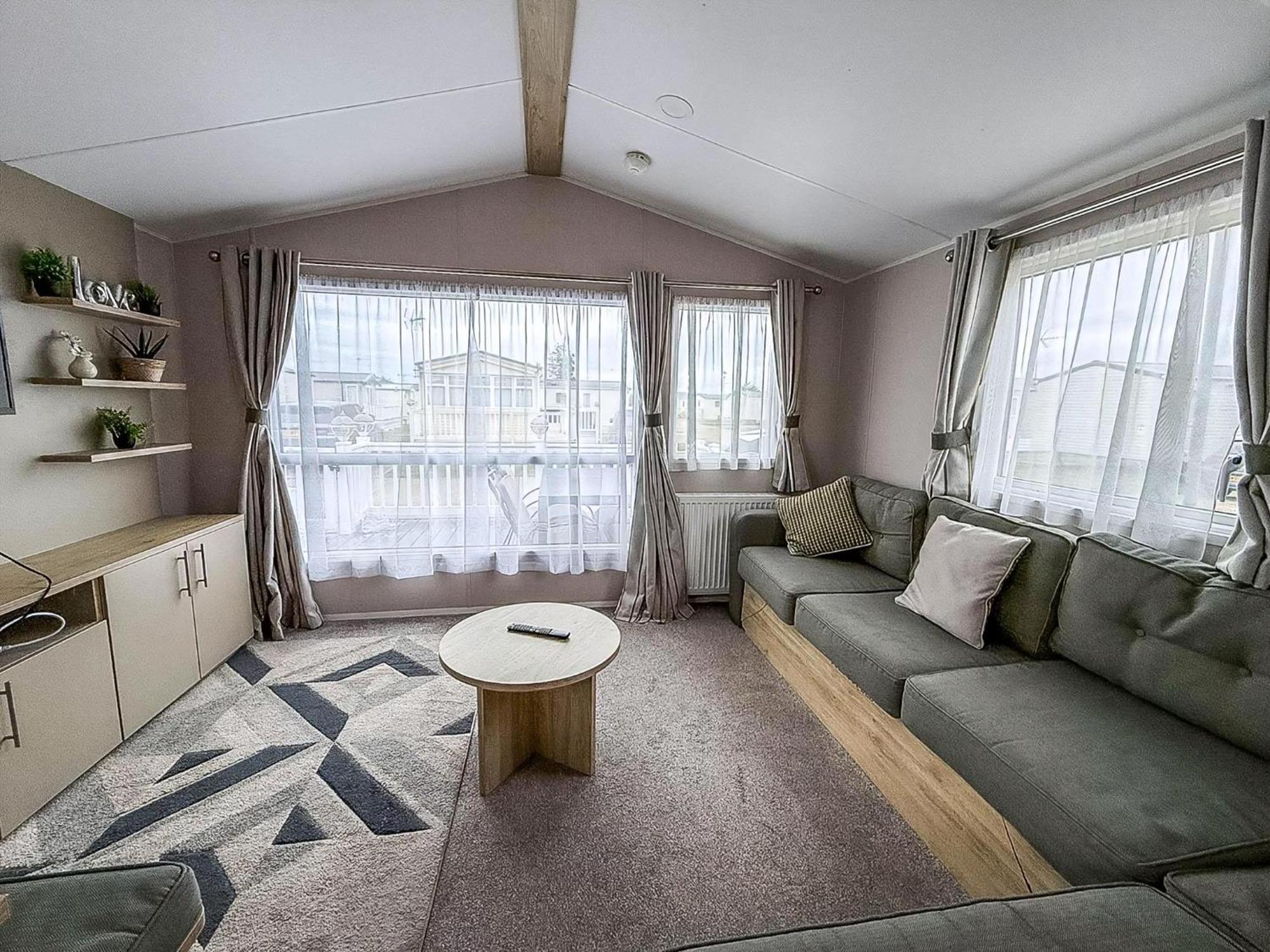 Modern 6 Berth Caravan With Wifi At St Osyth Beach In Essex Ref 28008Pm Clacton-on-Sea Exterior foto