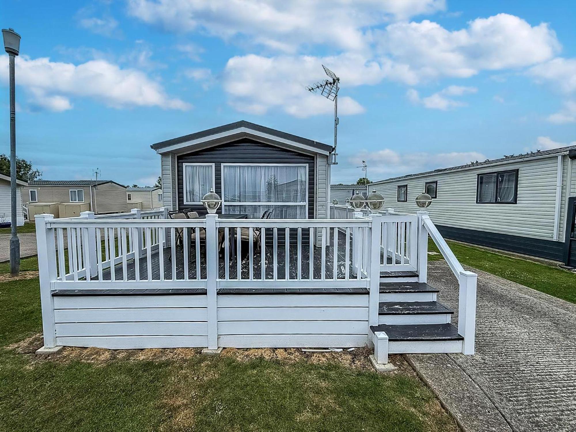 Modern 6 Berth Caravan With Wifi At St Osyth Beach In Essex Ref 28008Pm Clacton-on-Sea Exterior foto